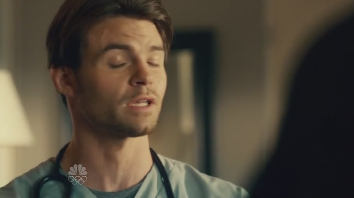 VampireDiariesWorld-dot-org_SavingHopeS01E01-2076.jpg