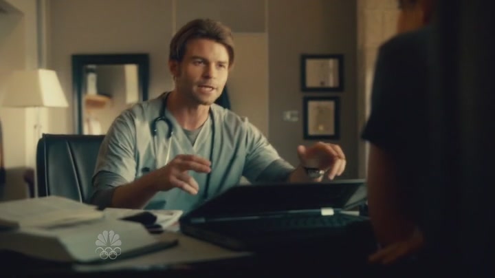 VampireDiariesWorld-dot-org_SavingHopeS01E01-2095.jpg