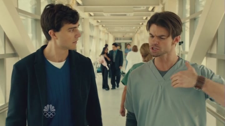 VampireDiariesWorld-dot-org_SavingHopeS01E01-2134.jpg