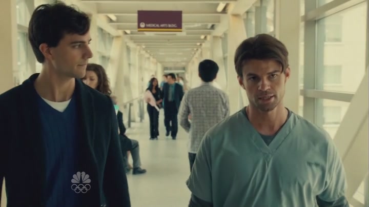 VampireDiariesWorld-dot-org_SavingHopeS01E01-2145.jpg
