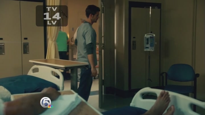VampireDiariesWorld-dot-org_SavingHopeS01E01-2190.jpg