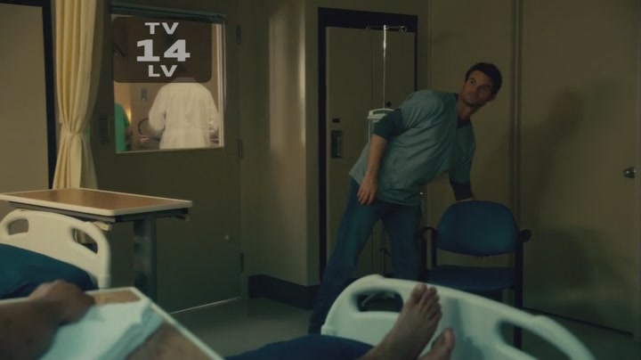 VampireDiariesWorld-dot-org_SavingHopeS01E01-2192.jpg