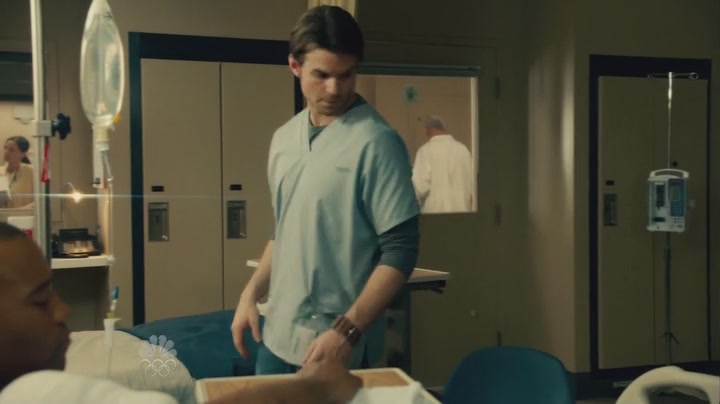 VampireDiariesWorld-dot-org_SavingHopeS01E01-2225.jpg
