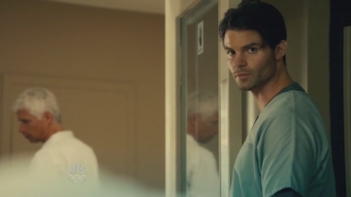 VampireDiariesWorld-dot-org_SavingHopeS01E01-2251.jpg