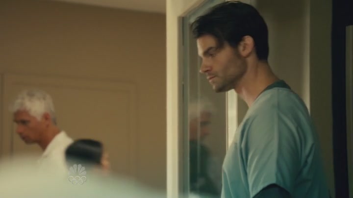 VampireDiariesWorld-dot-org_SavingHopeS01E01-2252.jpg