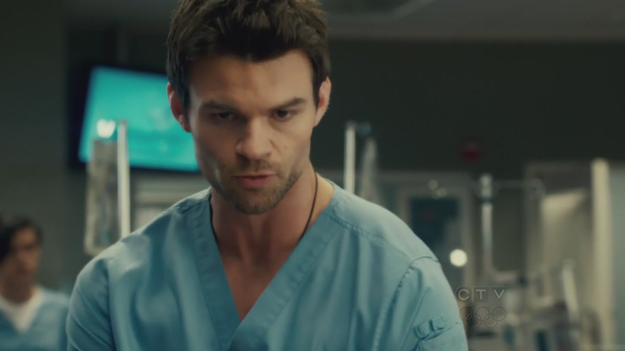 VampireDiariesWorld-dot-org_SavingHopeS01E02-0645.jpg