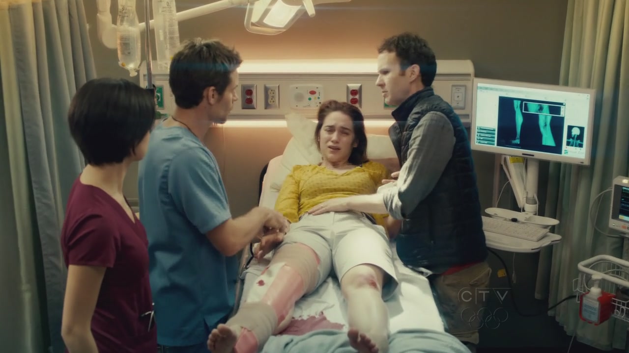 VampireDiariesWorld-dot-org_SavingHopeS01E02-1471.jpg
