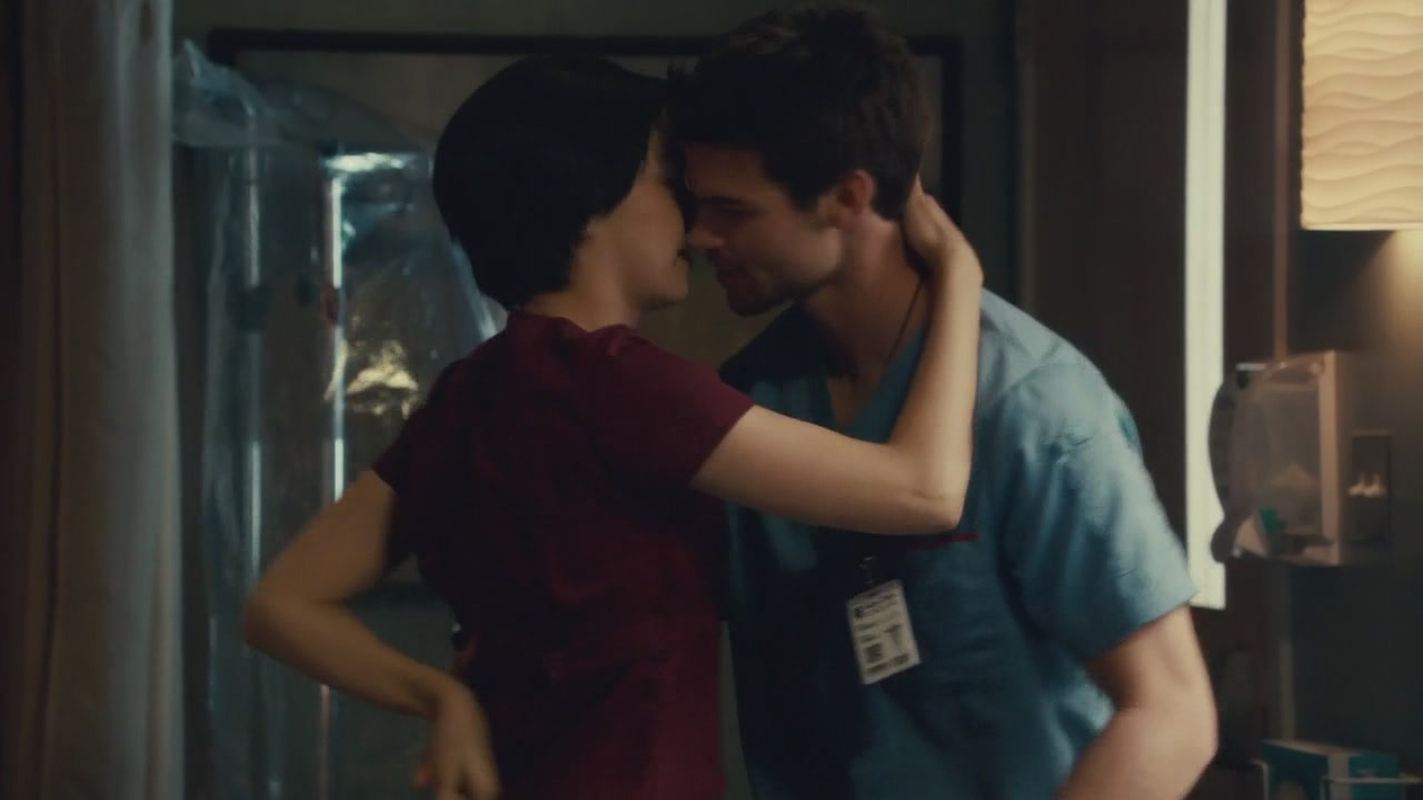 VampireDiariesWorld-dot-org_SavingHopeS01E02-2138.jpg