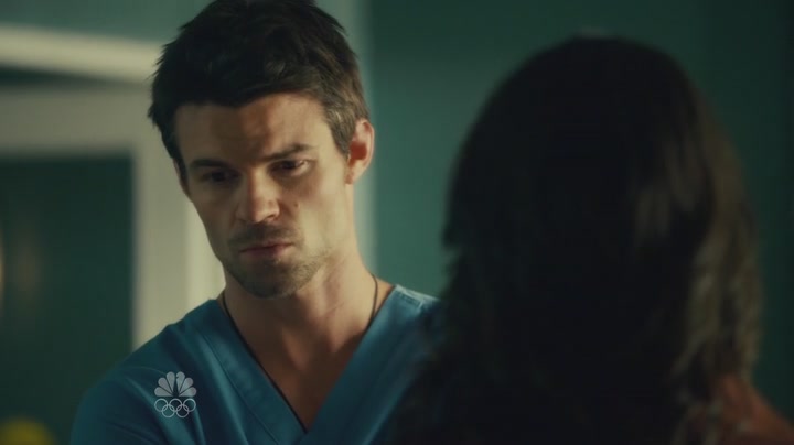 VampireDiariesWorld-dot-org_SavingHopeS01E03-1399.jpg