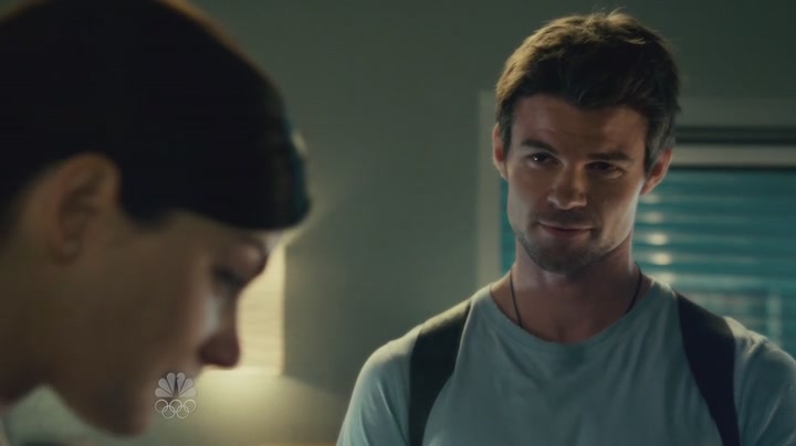 VampireDiariesWorld-dot-org_SavingHopeS01E03-2364.jpg