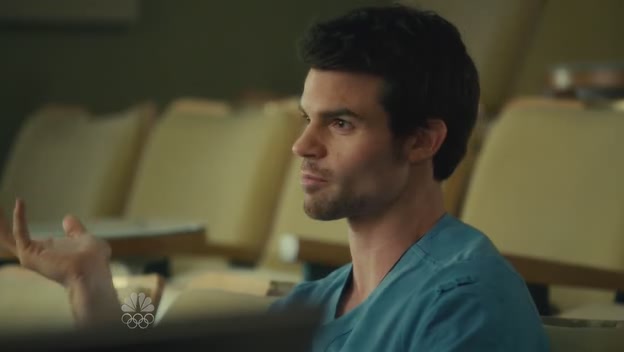 VampireDiariesWorld-dot-org_SavingHopeS01E05-0320.jpg