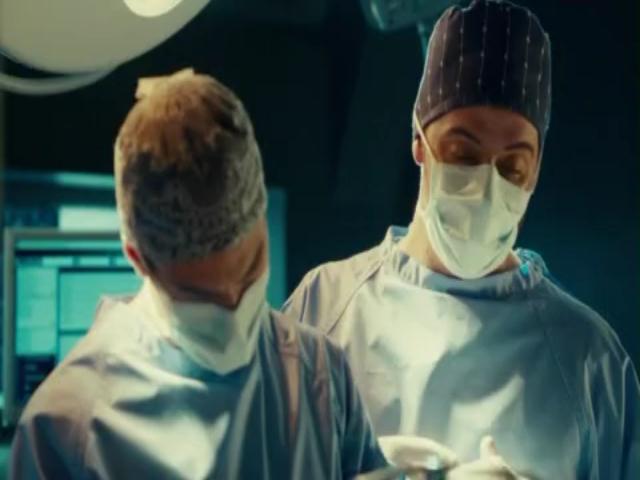 VampireDiariesWorld-dot-org_SavingHopeS01E07-1582.jpg