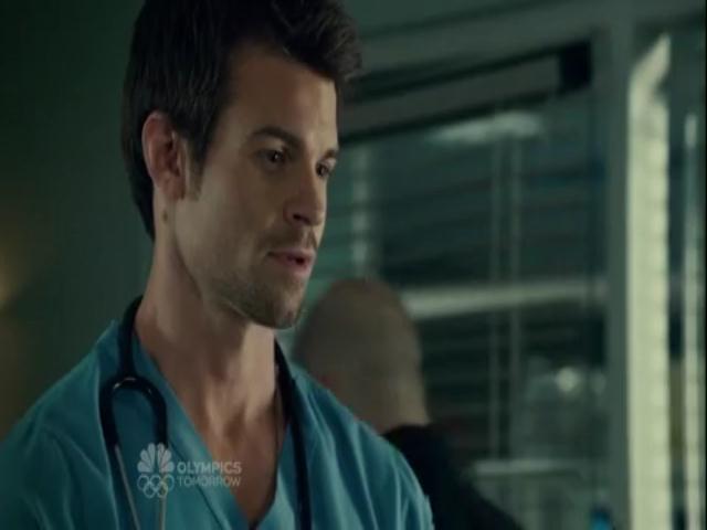 VampireDiariesWorld-dot-org_SavingHopeS01E08-1526.jpg