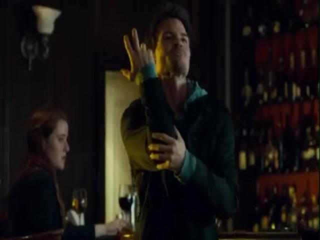 VampireDiariesWorld-dot-org_SavingHopeS01E08-2124.jpg
