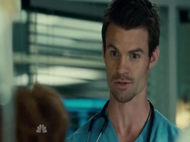 VampireDiariesWorld-dot-org_SavingHopeS01E11-0400.jpg