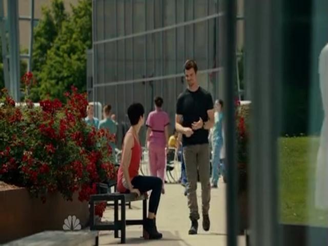 VampireDiariesWorld-dot-org_SavingHopeS01E11-2306.jpg