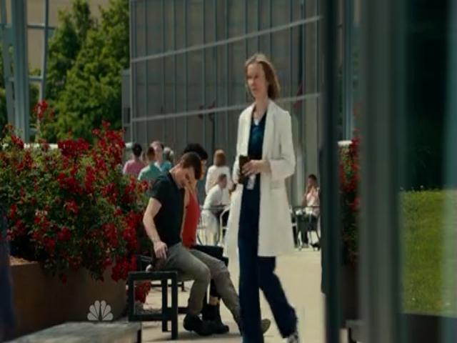 VampireDiariesWorld-dot-org_SavingHopeS01E11-2312.jpg