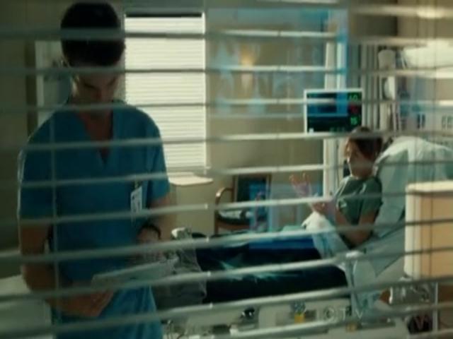 VampireDiariesWorld-dot-org_SavingHopeS01E12-0684.jpg