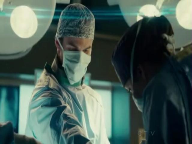 VampireDiariesWorld-dot-org_SavingHopeS01E12-1364.jpg