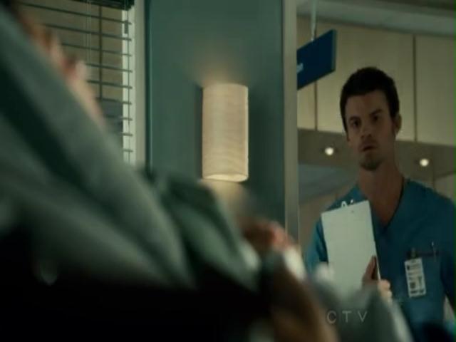 VampireDiariesWorld-dot-org_SavingHopeS01E12-1839.jpg