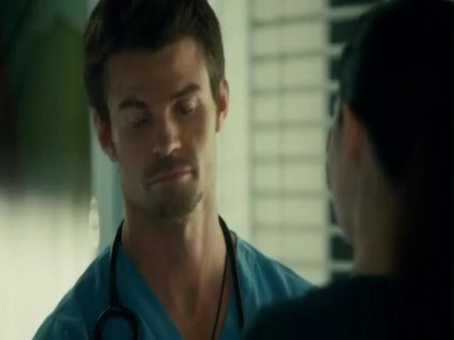 VampireDiariesWorld-dot-org_SavingHopeS01E13-0154.jpg
