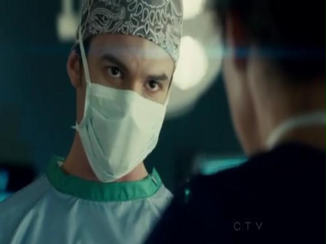 VampireDiariesWorld-dot-org_SavingHopeS01E13-1582.jpg