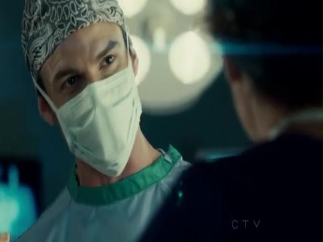 VampireDiariesWorld-dot-org_SavingHopeS01E13-1586.jpg