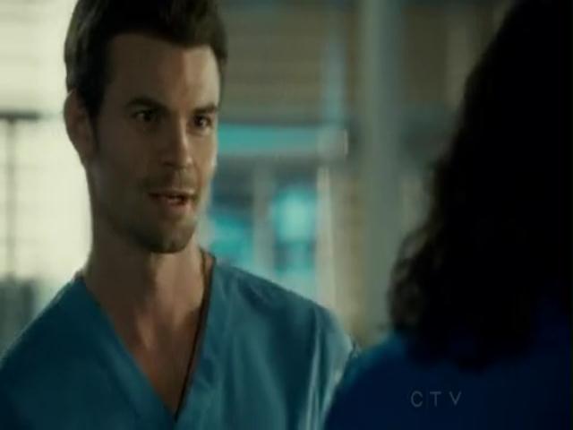 VampireDiariesWorld-dot-org_SavingHopeS01E13-2250.jpg