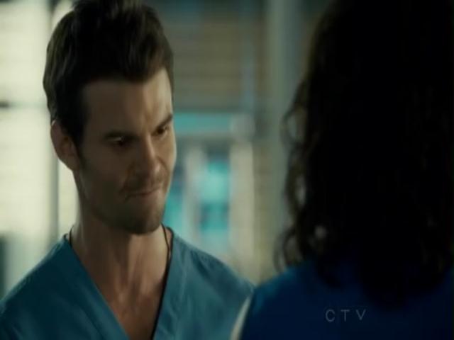 VampireDiariesWorld-dot-org_SavingHopeS01E13-2271.jpg