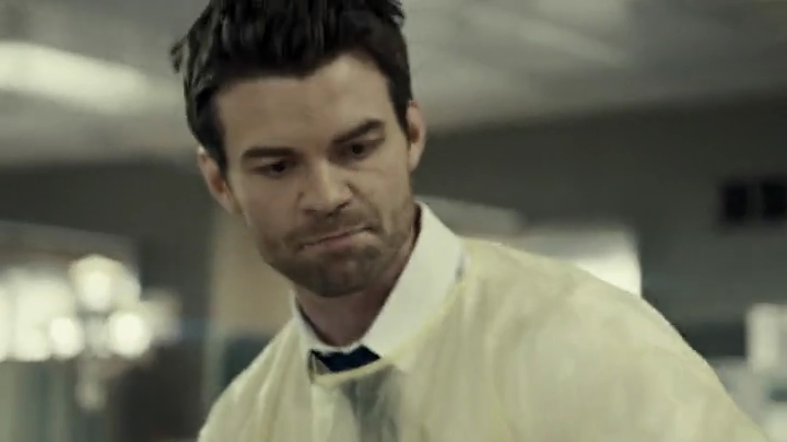 VampireDiariesWorld-dot-org_SavingHope2x01-0254.jpg