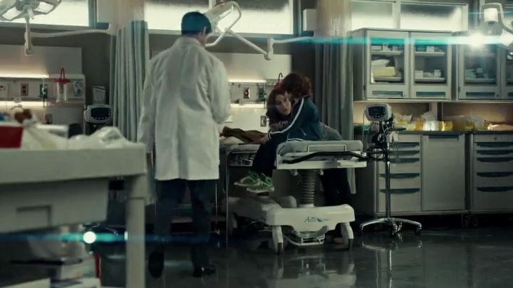 VampireDiariesWorld-dot-org_SavingHope2x01-0398.jpg