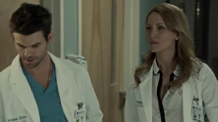 VampireDiariesWorld-dot-org_SavingHope2x01-1353.jpg