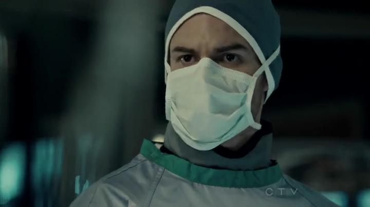VampireDiariesWorld-dot-org_SavingHope2x01-1924.jpg