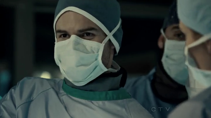 VampireDiariesWorld-dot-org_SavingHope2x01-1987.jpg