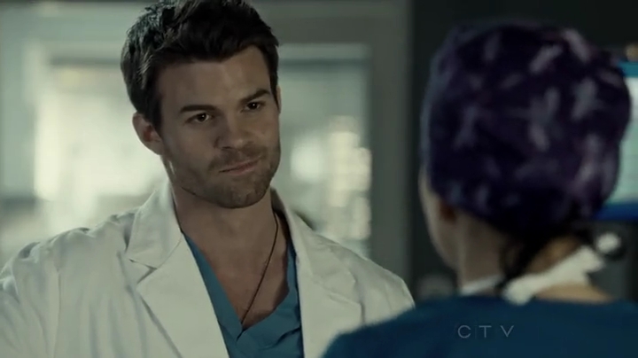 VampireDiariesWorld-dot-org_SavingHope2x01-2202.jpg