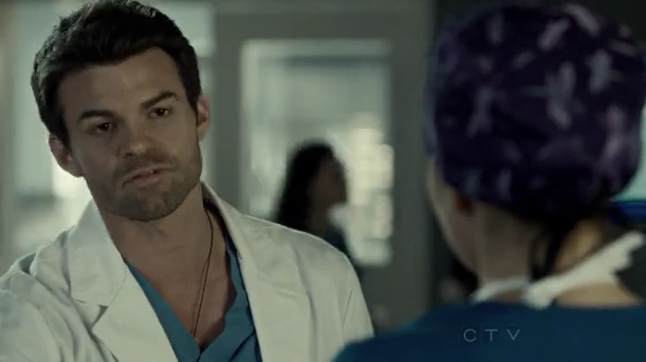 VampireDiariesWorld-dot-org_SavingHope2x01-2211.jpg