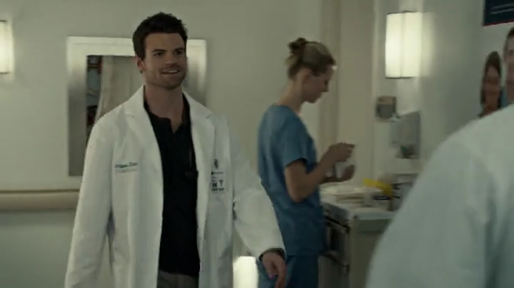 VampireDiariesWorld-dot-org_SavingHope2x01-0316.jpg