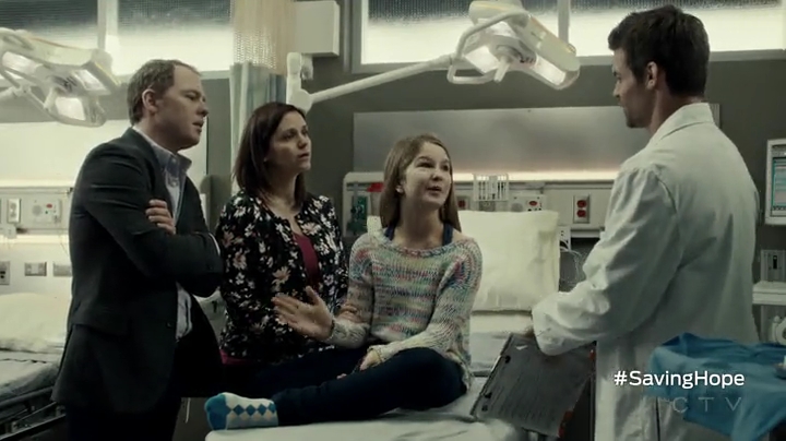 VampireDiariesWorld-dot-org_SavingHope2x01-0445.jpg