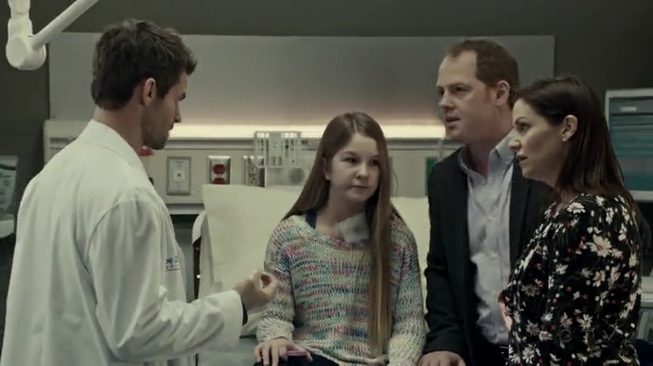 VampireDiariesWorld-dot-org_SavingHope2x01-0928.jpg