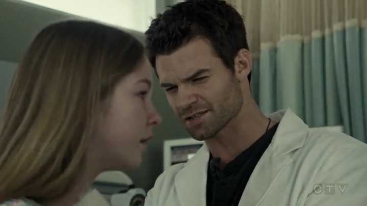 VampireDiariesWorld-dot-org_SavingHope2x01-0991.jpg