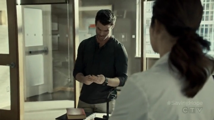 VampireDiariesWorld-dot-org_SavingHope2x01-1118.jpg