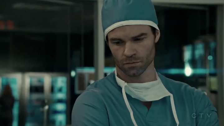 VampireDiariesWorld-dot-org_SavingHope2x01-1223.jpg