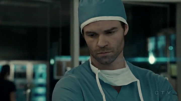 VampireDiariesWorld-dot-org_SavingHope2x01-1225.jpg