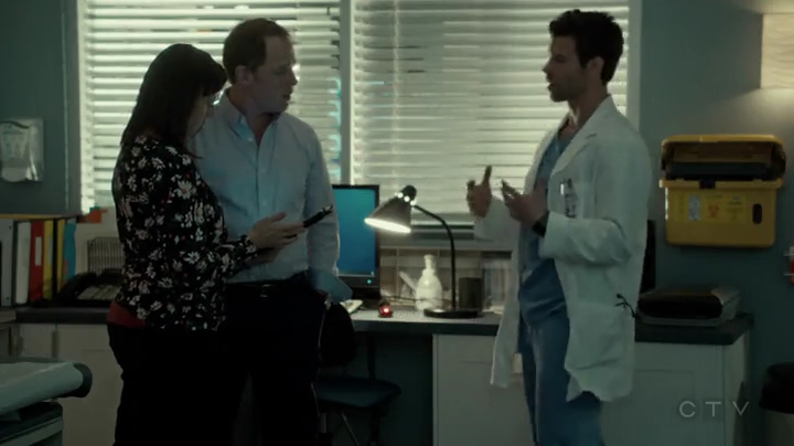 VampireDiariesWorld-dot-org_SavingHope2x01-2248.jpg