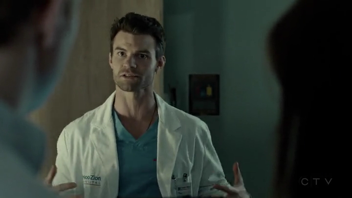 VampireDiariesWorld-dot-org_SavingHope2x01-2263.jpg