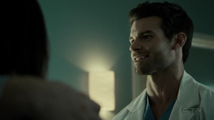 VampireDiariesWorld-dot-org_SavingHope2x01-2292.jpg