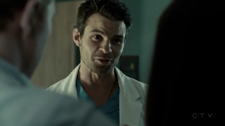 VampireDiariesWorld-dot-org_SavingHope2x01-2303.jpg