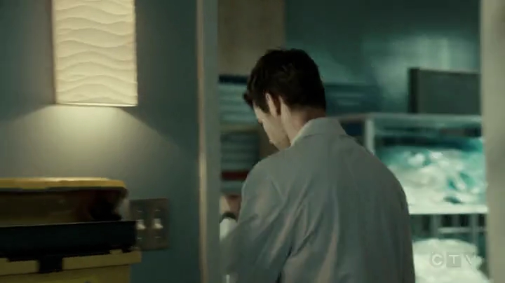 VampireDiariesWorld-dot-org_SavingHope2x01-2327.jpg