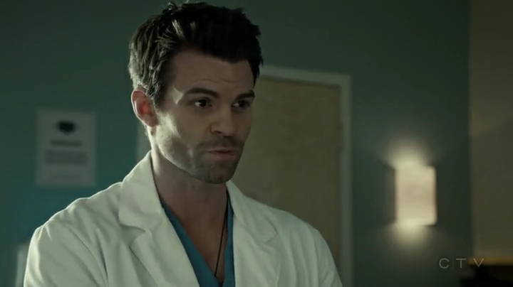 VampireDiariesWorld-dot-org_SavingHope2x01-2355.jpg
