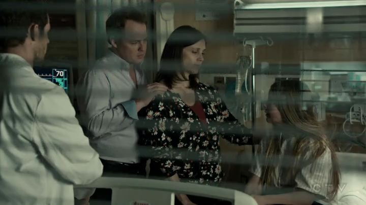VampireDiariesWorld-dot-org_SavingHope2x01-2361.jpg
